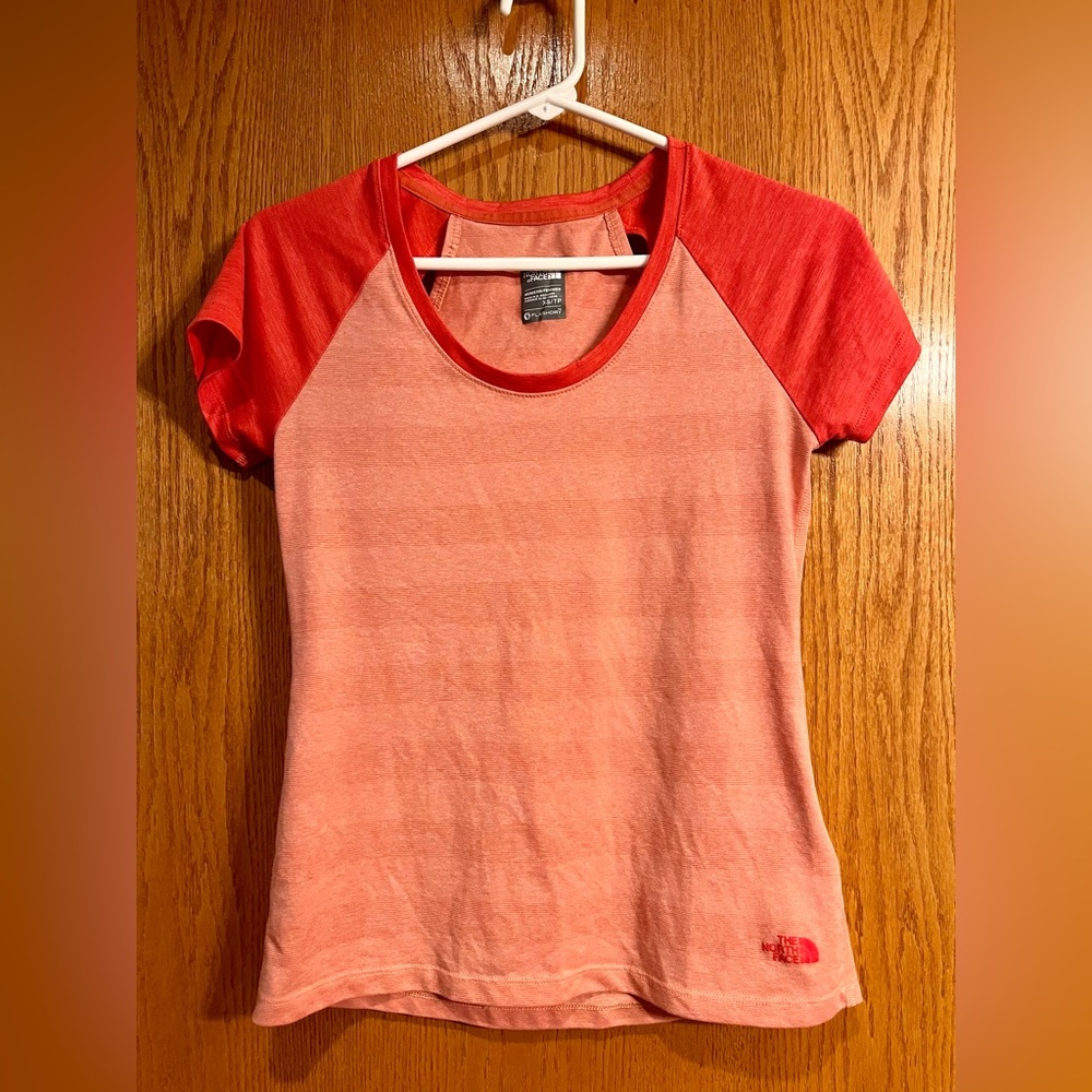 The North Face T Shirt Flash Dry Women’s Size XS.